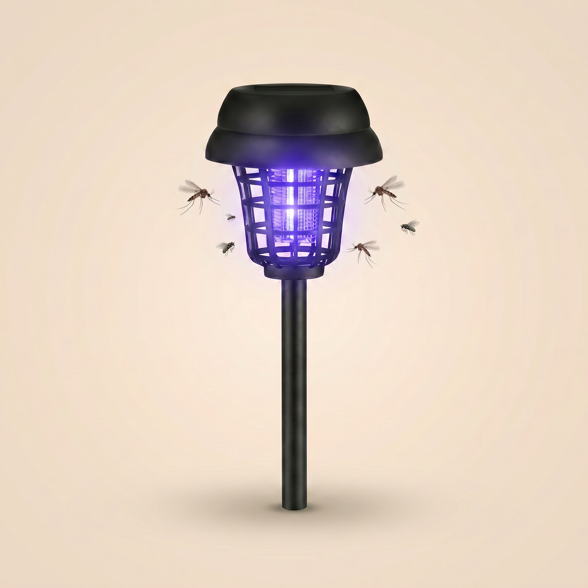 Lampe solaire anti-moustique Soléa sur fond crème, moustiques attirés par la lumière UV bleue